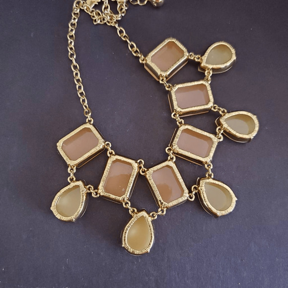 Kate Spade New York Branton Square‎ Peach and Beige Necklace Gold Plated Retired - Picture 5 of 7